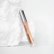 Mádara The Concealer Ragyogást tökéletesítő korrektor - Almond #45 (4 ml)