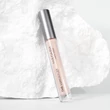 Mádara The Concealer Ragyogást tökéletesítő korrektor - Latte #25 (4 ml)