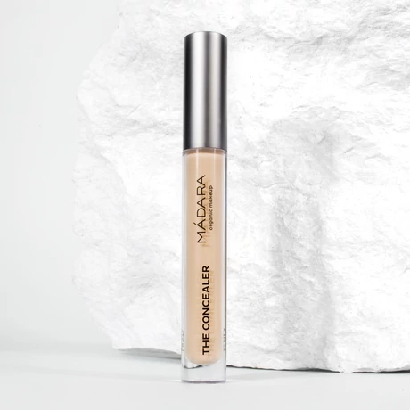 Mádara The Concealer Ragyogást tökéletesítő korrektor - Honey #35 (4 ml)
