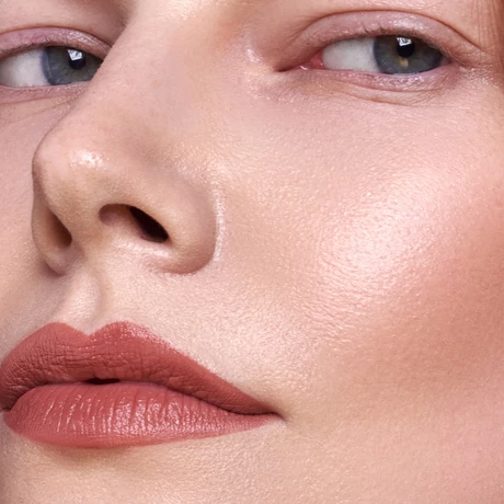 Mádara Velvet Wear Matt krémes ajakrúzs - warm nude (3,8 g)