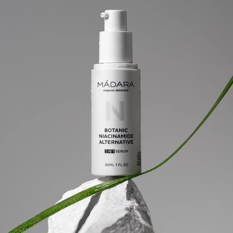 Mádara Botanic 5 az 1-ben Niacinamide Alternative szérum (30 ml)