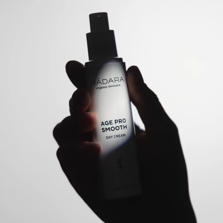 Mádara AGE PRO SMOOTH Bőröregedésgátló nappali arckrém (50 ml)